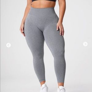 NVGTN Grey Scrunch Seamless Leggings